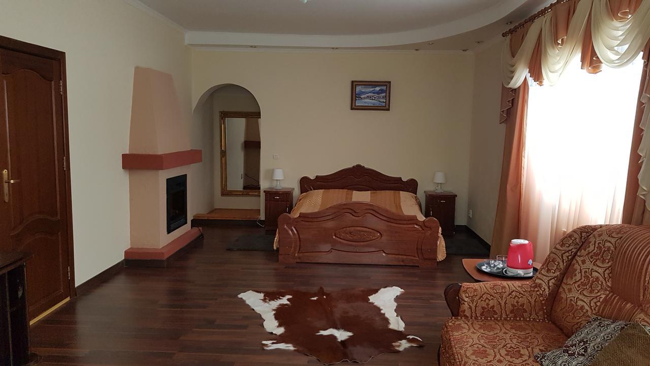 Lara Hotel Solochin Bagian luar foto